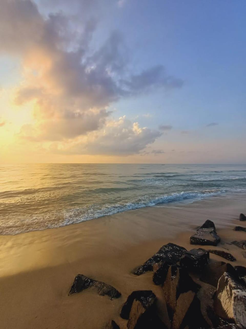 Dream Promenade Beach View Ποντισερί Εξωτερικό φωτογραφία