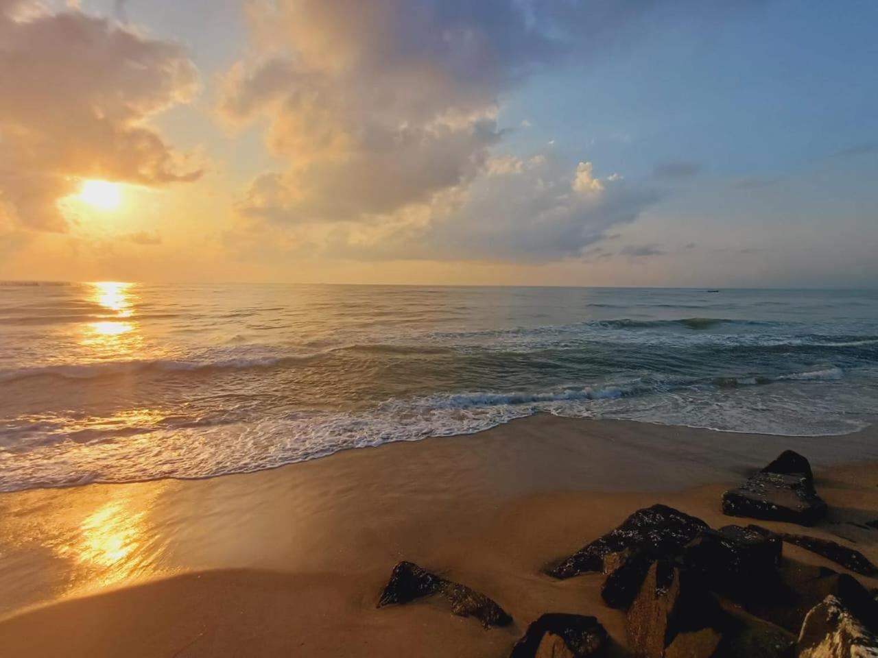 Dream Promenade Beach View Ποντισερί Εξωτερικό φωτογραφία