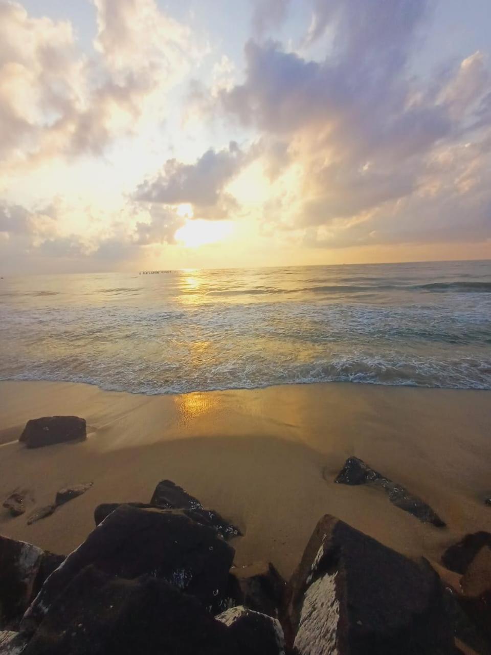 Dream Promenade Beach View Ποντισερί Εξωτερικό φωτογραφία